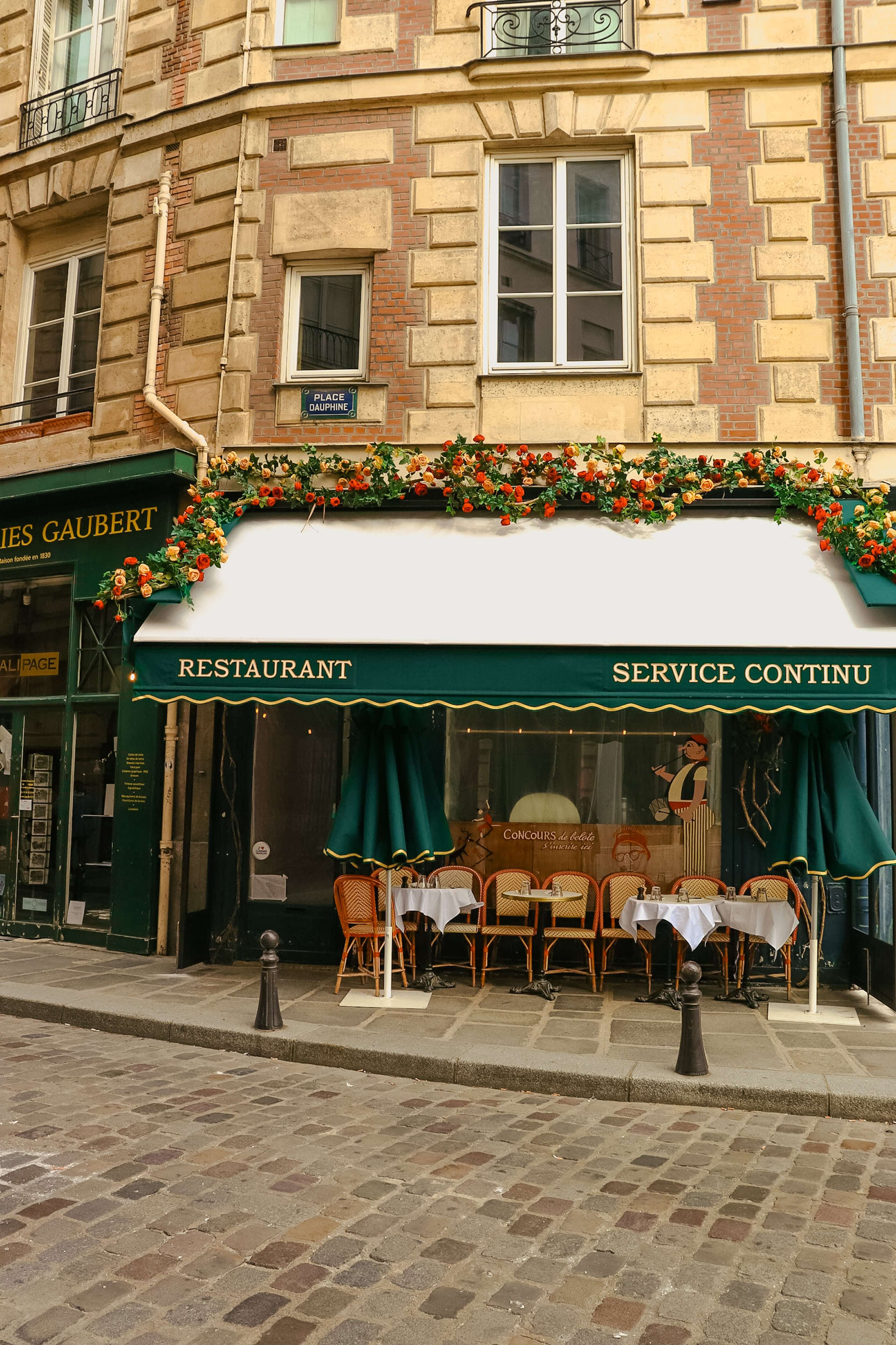 Photo of a restaurant terrace by Ceiline
